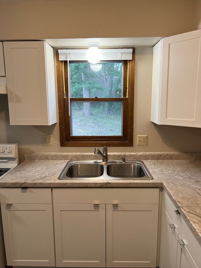 Building Photo - 35 Pleasant View Dr