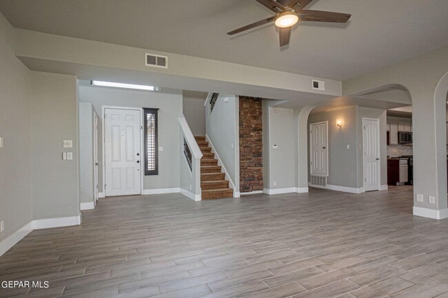 Building Photo - 13292 Emerald Isle St