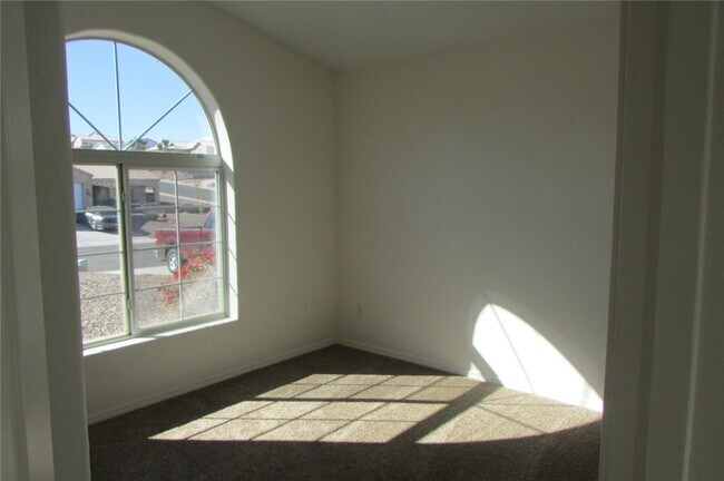 Building Photo - 1523 Ilona Dr