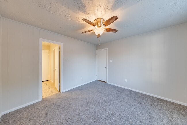 Building Photo - 713 Northbend Dr