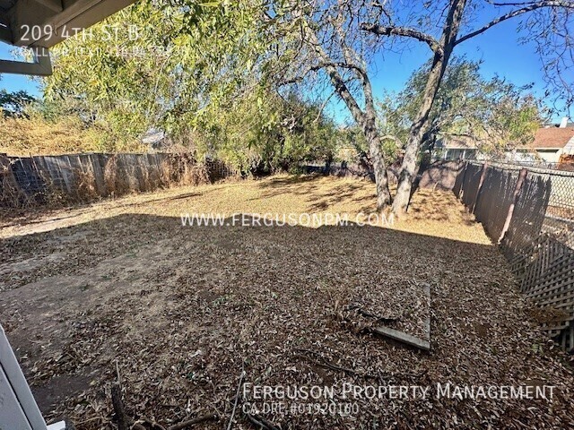 Building Photo - Cute Two Bedroom Duplex in Wheatland