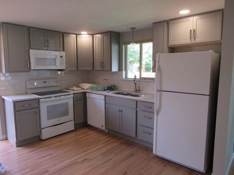 Building Photo - 1111 Judson St