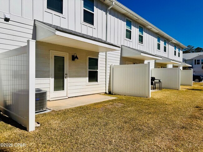 Building Photo - 10 Renea Cv