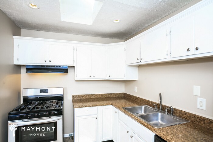 Building Photo - 3149 Christopher Ln