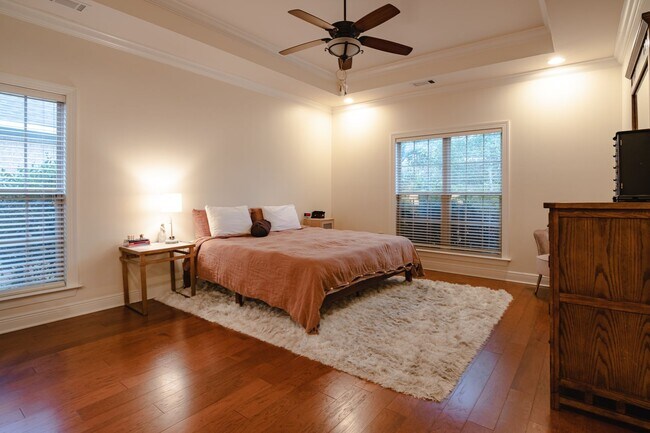 Building Photo - 154 Solamere Ln