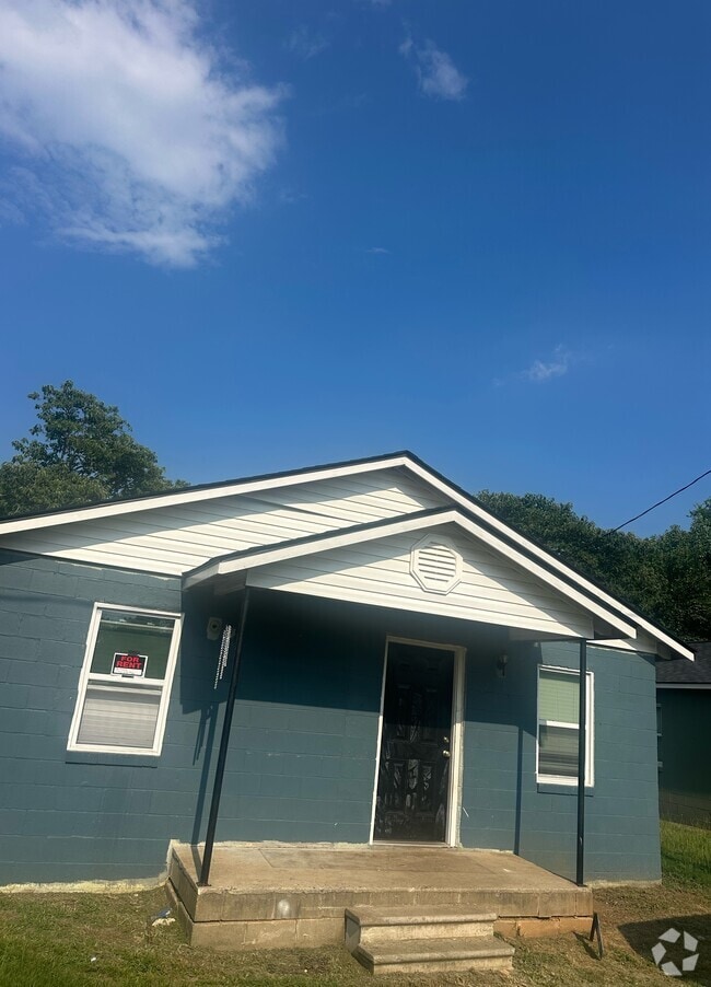 Building Photo - Poplar Street Hawkinsville