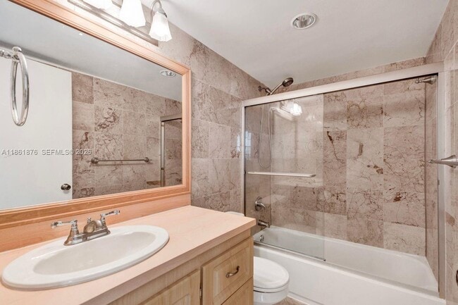 Building Photo - 2025 NE 164th St