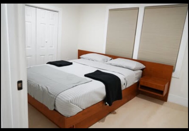 Building Photo - 466 Avon Ave