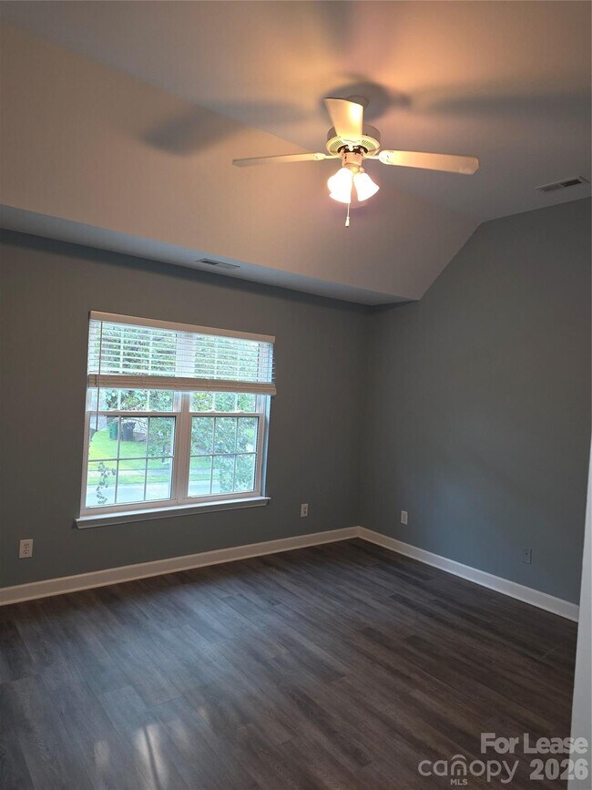 Building Photo - 935 Woodington Ln