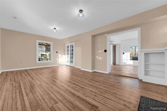 Building Photo - 16816 Inverness St