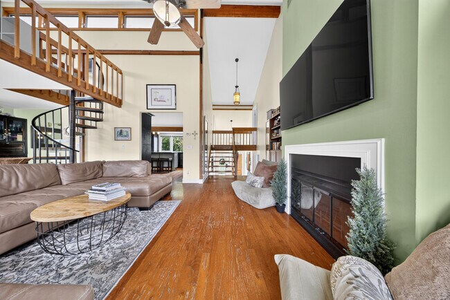 Building Photo - 13074 La Mirada Cir