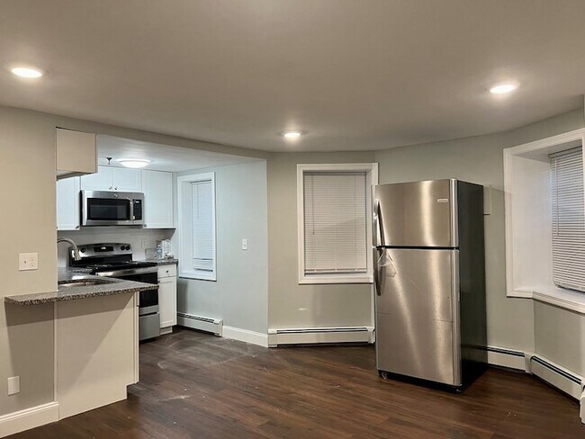 Building Photo - 4 Commonwealth Ct