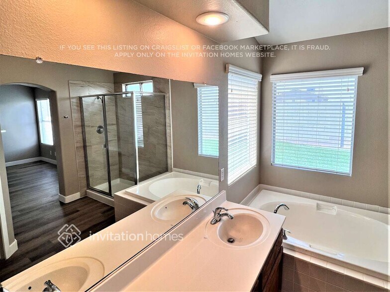 Building Photo - 512 Calypso Dr