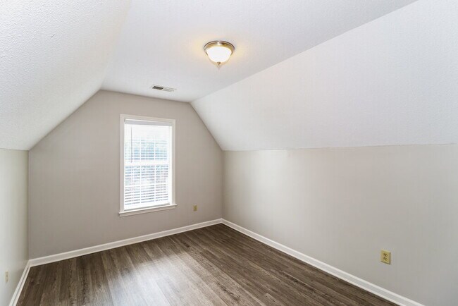 Building Photo - 594 E Ashley Glen Cir