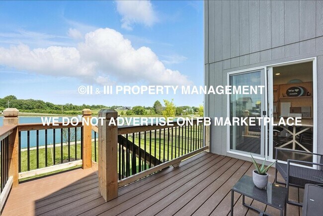 Building Photo - 8733 SW Edgewater Dr