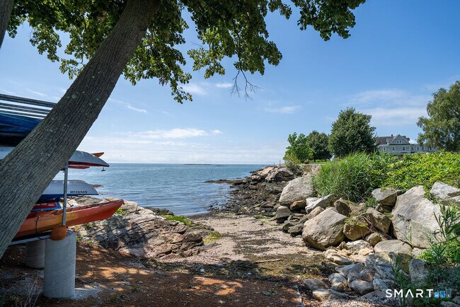 Building Photo - 133 Linden Ave