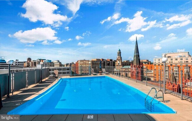 Building Photo - 1239 Vermont Ave NW