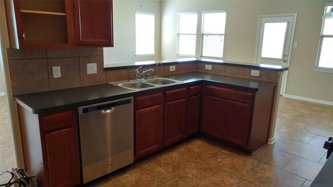 Building Photo - 18223 Red Oak Manor Ln