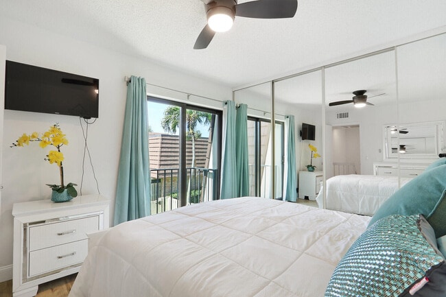 Building Photo - 1614 16th Ln