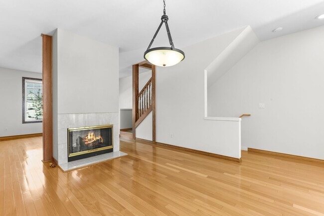 Building Photo - 6143 S Virginia Ave