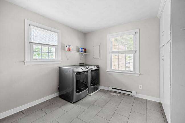 Building Photo - Quaint 2 Bedroom 1 Bath Home in Henrico!!