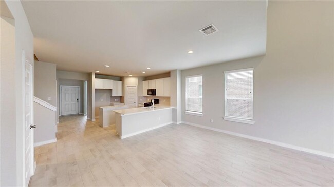 Building Photo - 333 Spruce Oak Ln
