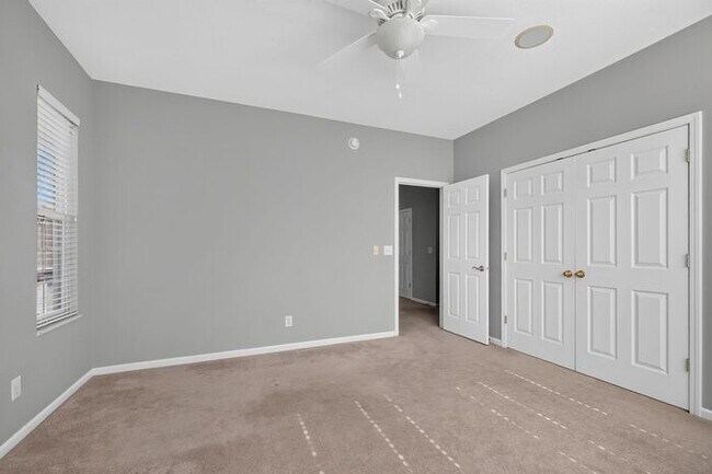 Building Photo - Unique Centennial Townhome