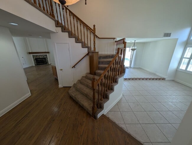 Building Photo - 8432 Airmont Ct
