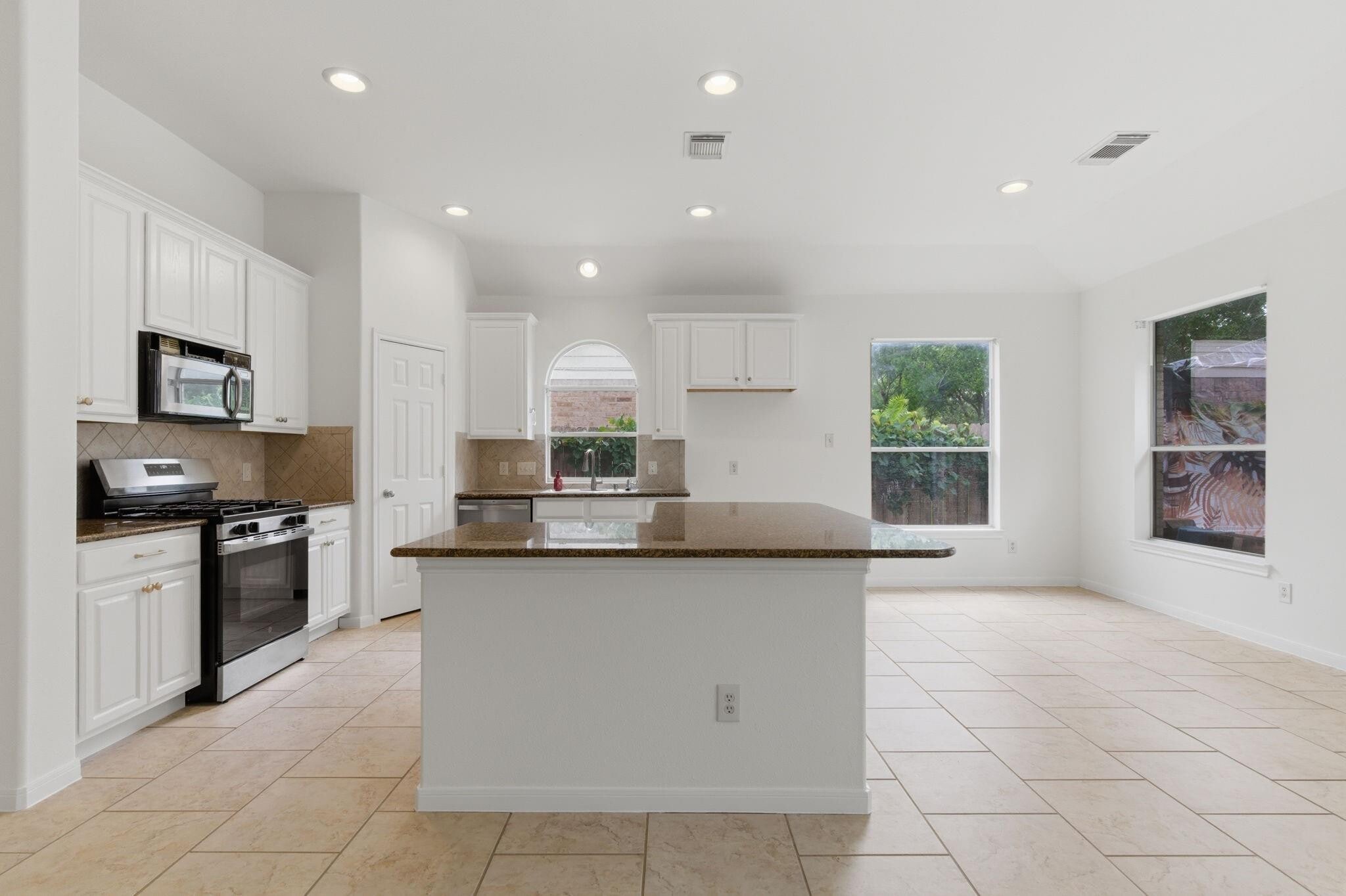 Building Photo - 20203 Windsor Trace Ln