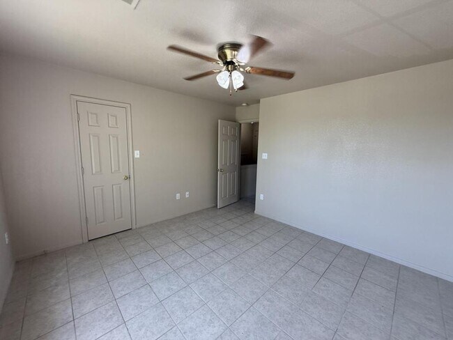Building Photo - 3109 Yaupon Rd