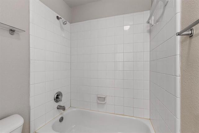 Building Photo - 1115 Buckingham Dr
