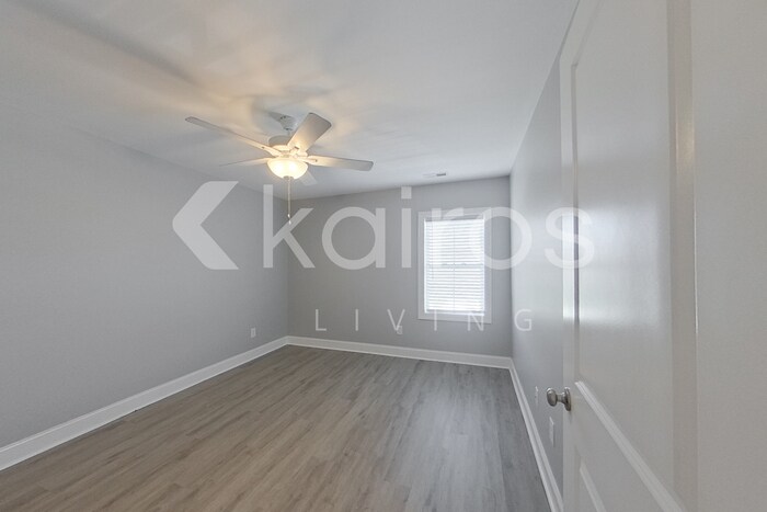 Building Photo - 3713 Oak Leaf Wy