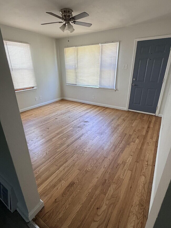 Building Photo - **MOVE-IN SPECIAL**
