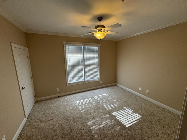 Building Photo - FOR RENT - Luxury Condo near downtown