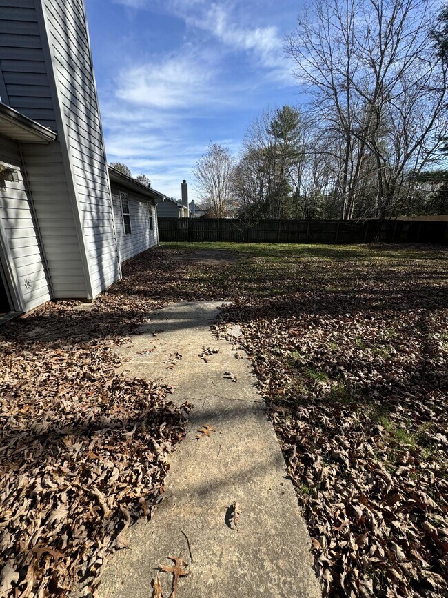 Building Photo - Charming 3-Bedroom, 2-Bathroom Home for Rent – Perfect for Comfortable Living!