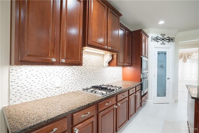 Building Photo - 2405 San Alejandro St