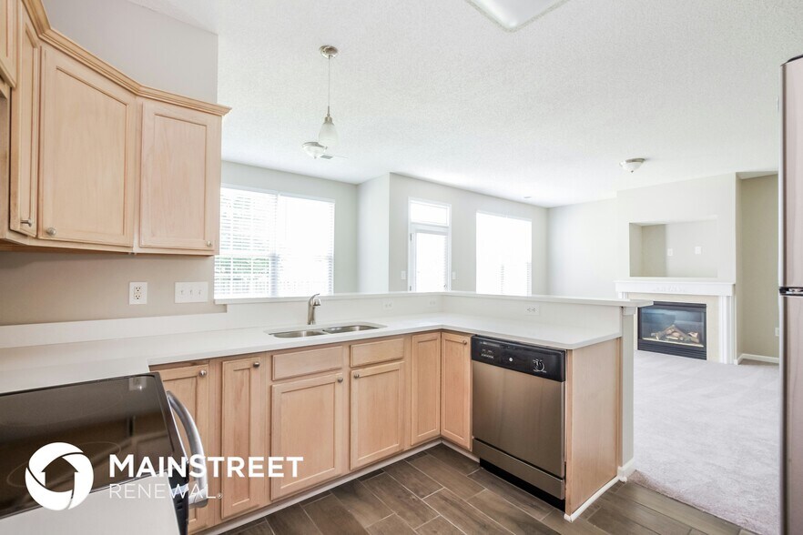 Building Photo - 13906 Silver Dart Pl