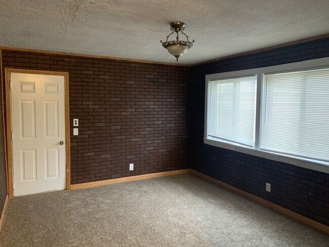 Building Photo - 2 Bedroom 1 Bath in Westland