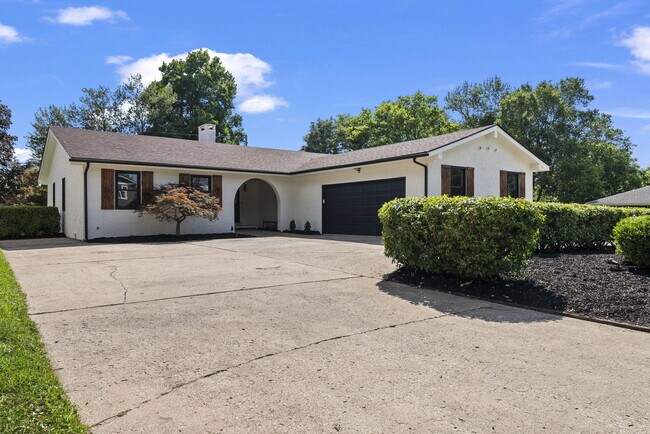 Primary Photo - 452 Pasadena Dr