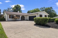 Building Photo - 452 Pasadena Dr