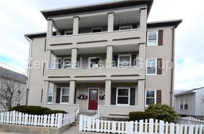 Primary Photo - 232 Willow St