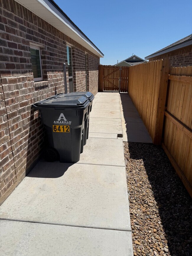 Building Photo - 6412 Lewisville Ln