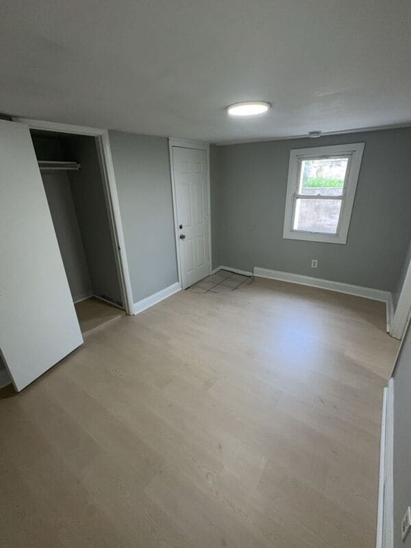 Building Photo - 534 Cherry St