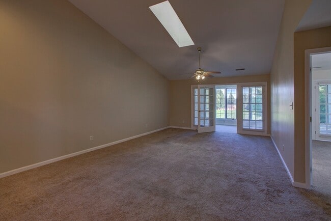 Building Photo - 103 Black Oak Dr