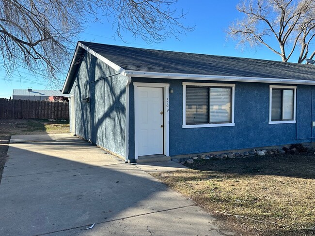 Building Photo - 2 Bedroom, 1 Bathroom Twin Home