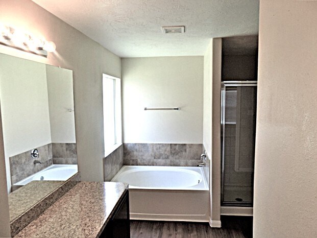 Building Photo - 3942 Hawthorn Glen Ct