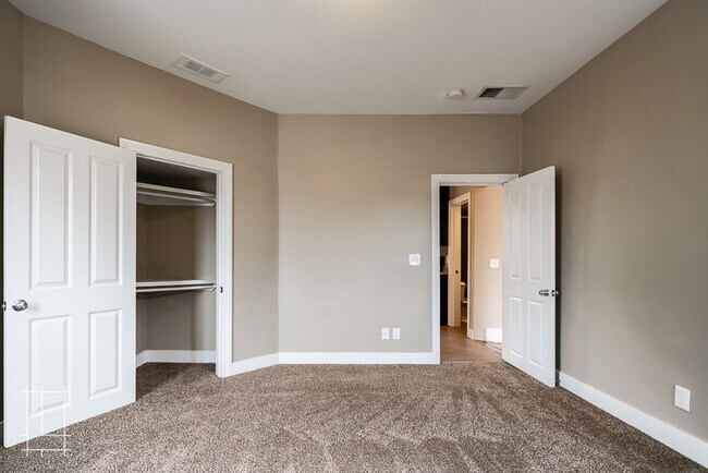 Building Photo - 1173-1175 Say Ave