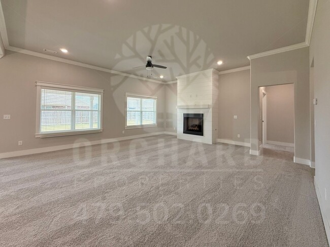 Building Photo - 983 Madden St