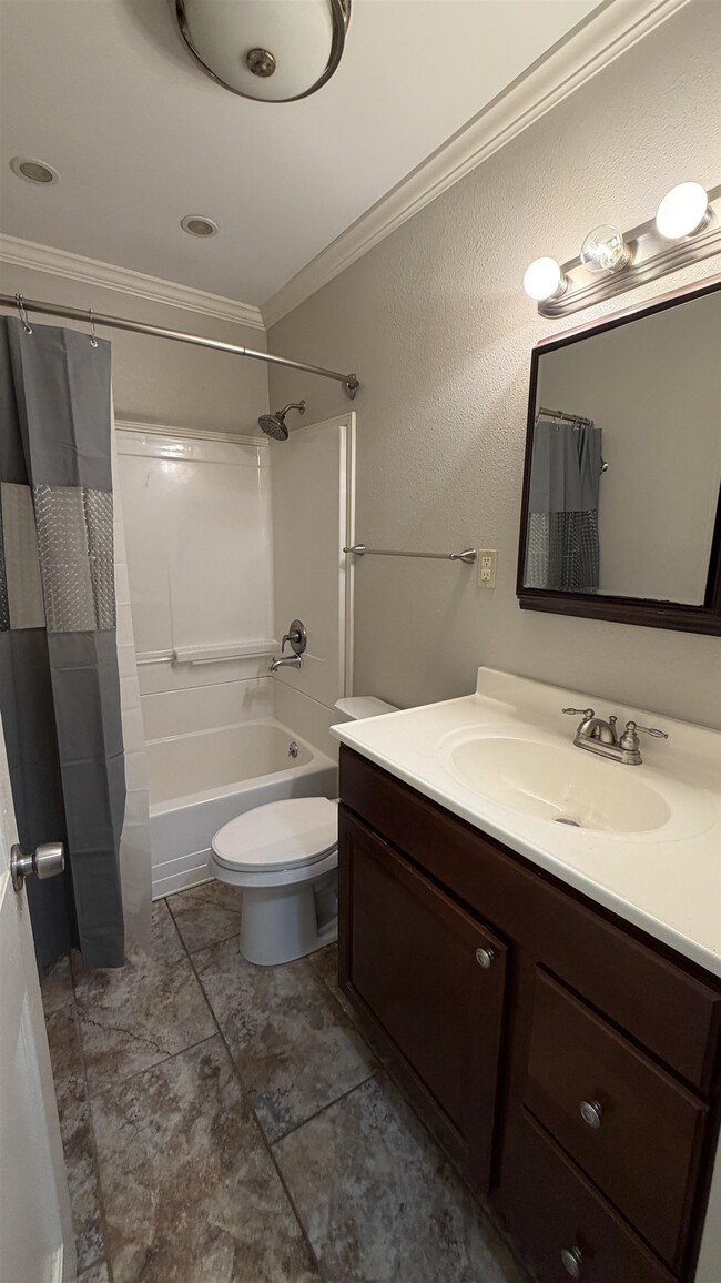 Building Photo - 3555 Barwood Cir