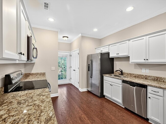 Building Photo - 110 Velena St